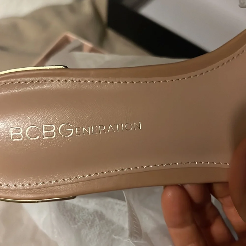 💓New Listing💓 BCBGeneration Crystal Embellished Sandal size 8.5  FIRM PRICE 😊 - Picture 8 of 9
